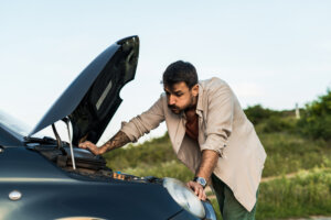 Revisione del motore: cosa significa e quando conviene Quando il motore perde potenza, consuma olio in modo anomalo o ha