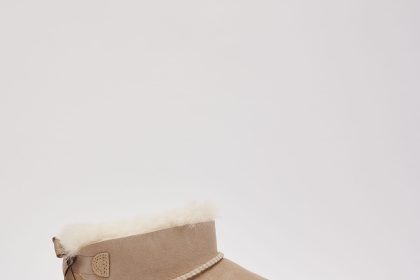 UGG Ultra Mini Bailey Bow Boots